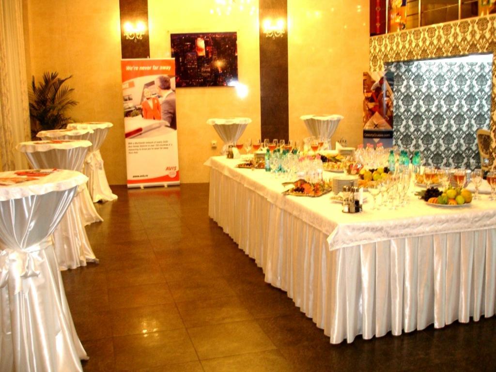 Manhattan Hotel&Restaurant Kischinau Einrichtungen foto